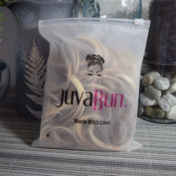 Brand New Juva Bun Messy Bun Dark Blonde with Highlights 'Beach' - Picture 2 of 8